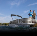 Foto de Exploring various fishing boats