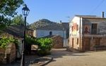 Foto de El mural 'La abuela de Naharros', de Zaida Escobar, subraya el esfuerzo de las mujeres de la Sierra Norte 