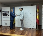 Foto de El embajador de Ucrania en España, Serhii Pohoreltsev, recibe en la embajada al escritor David Castillo, después de publ
