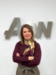 Foto de Laura Larraga, nueva directora de Aon en la zona Centro