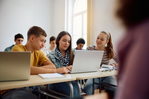 Innovación y bienestar en el aula: docentes frente al reto digital