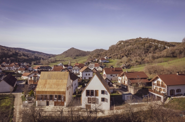 '4 Viviendas de Protección Oficial' en Garralda, Navarra, se llevan el Miguel Fisac en los Premios de A&amp;U del CO