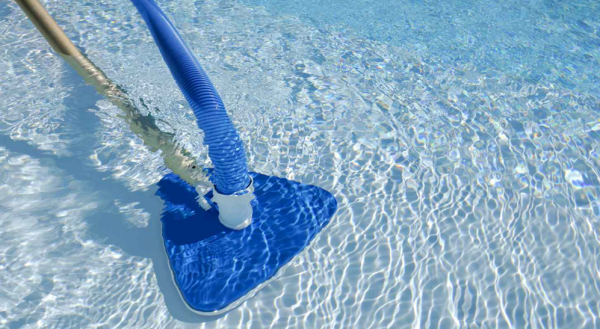 4 claves para limpiar tu piscina a fondo