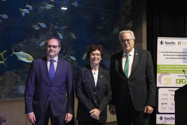 Colegios comprometidos, profesionales líderes en las farmacias y apoyo de las administraciones, factores clave para avan