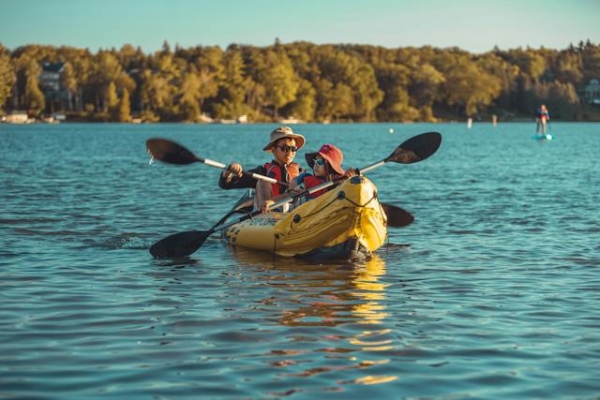 Kayak en familia: Una aventura segura y divertida en cabo de gata