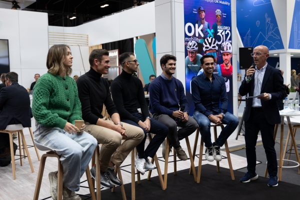 Alberto Contador y OK Mobility presentan su equipo ciclista para la Mallorca 312 en FITUR